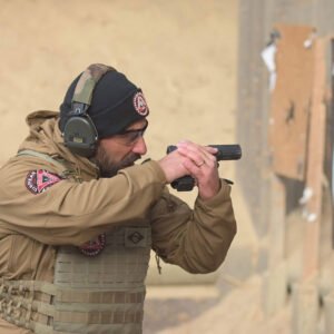 Domina el Sistema CAR de tiro defensivo. Aprendé técnicas de retención, combate en espacios cerrados y control del estrés. ¡Inscribite hoy al curso!
